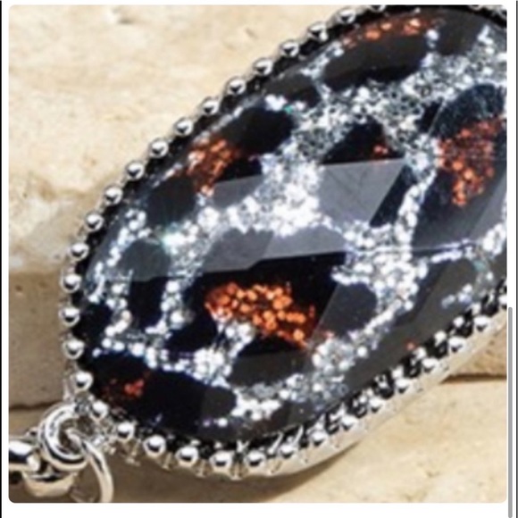 New! Leopard Gold or Silver Glitter Acrylic Glass Look Adjustable Chain Bracelet - Picture 6 of 8